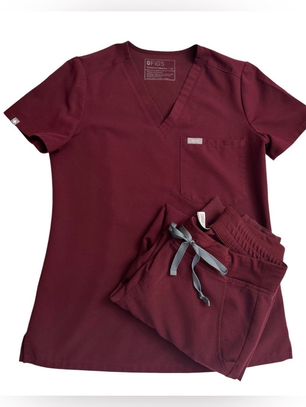 FIGS Women's Burgundy Scrub Set Catarina Top (XS) & Zamora Jogger Scrub Pants S